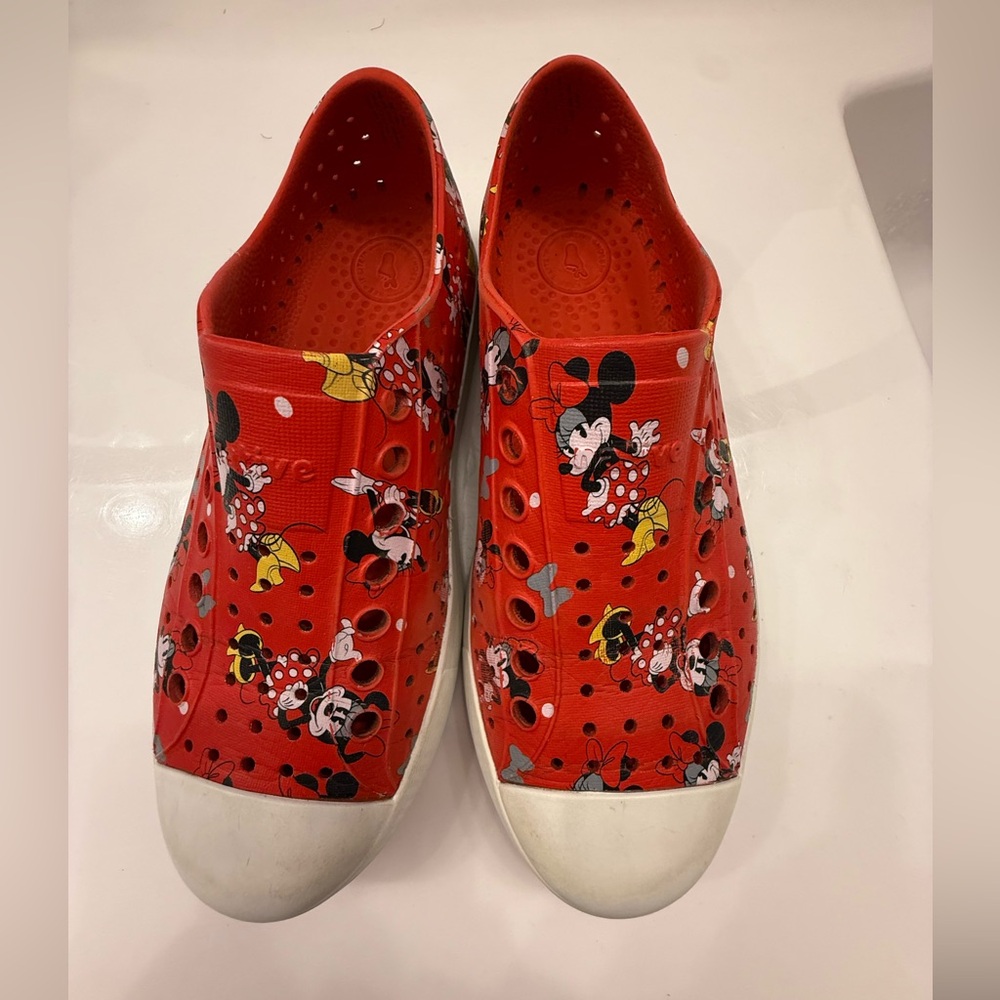 Native Shoes Disney Minnie Mouse Men’s 4 or Women’s 6